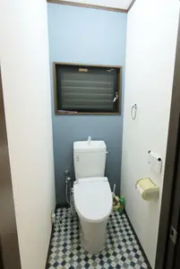 ２階の空き部屋でミニキッチンと浴室を設置